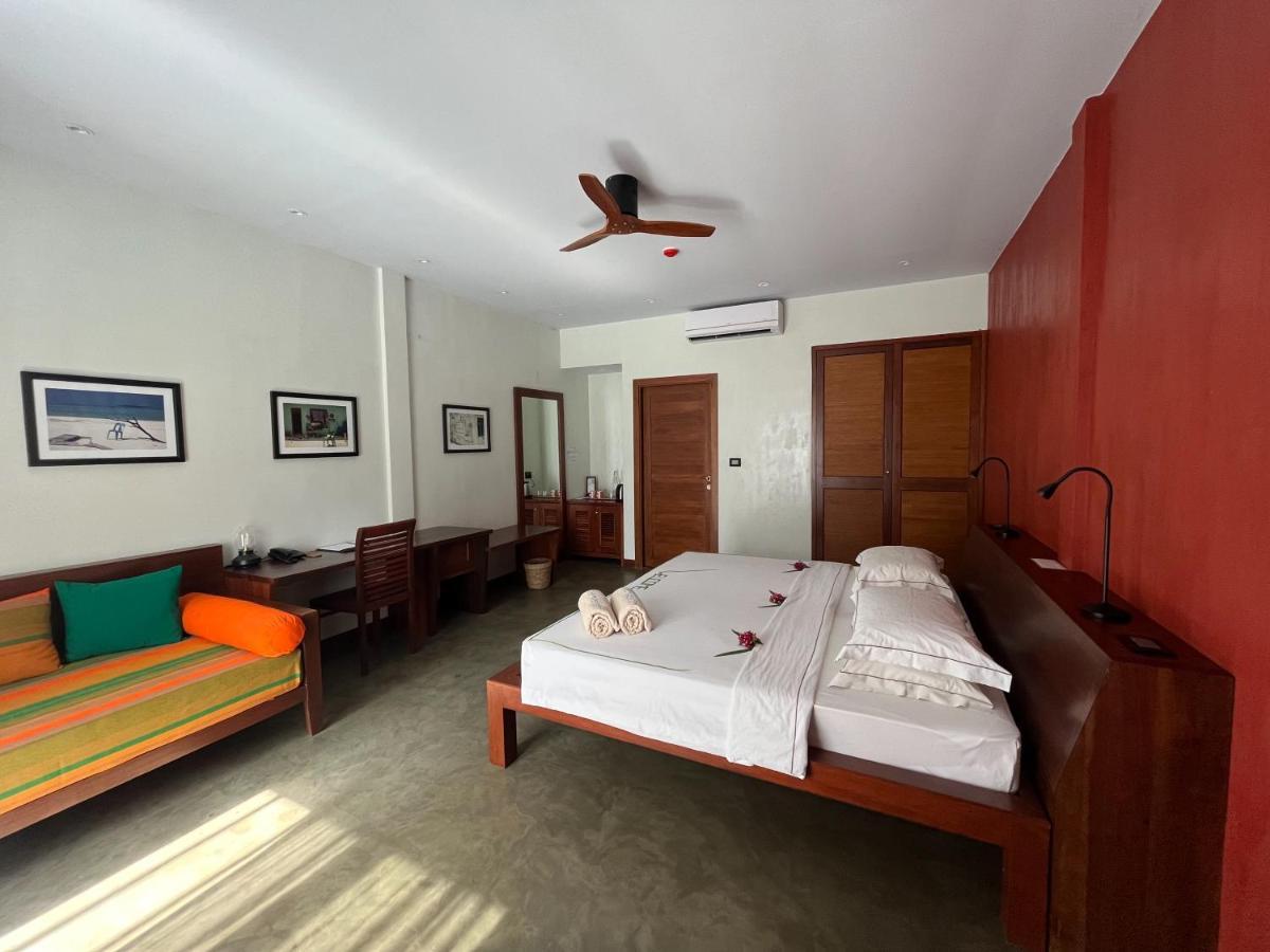The Barefoot Eco Hotel Hanimaadhoo Island Exterior photo